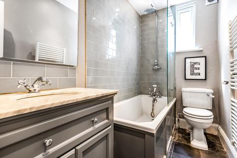 5 Waldron Road, London, SW18 3TB