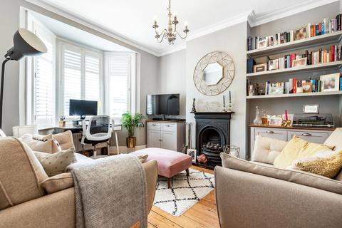 5 Waldron Road, London, SW18 3TB
