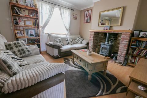 2 bedroom semi-detached house for sale - Kings Avenue, Framlingham, Suffolk