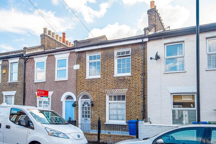 Kirkwood Road London SE15 3 bed house £2,250 pcm (£519 pw)