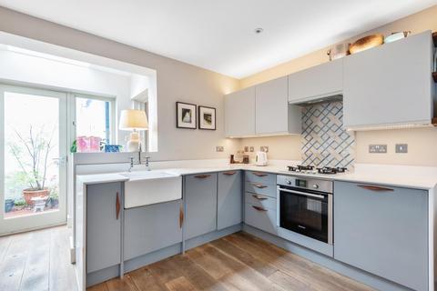5 Robson Road, London, SE27 9LA