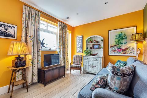 5 Robson Road, London, SE27 9LA