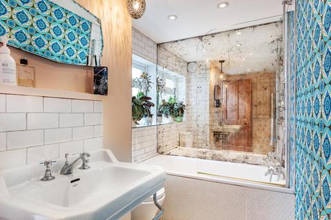 5 Robson Road, London, SE27 9LA