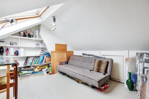5 Robson Road, London, SE27 9LA