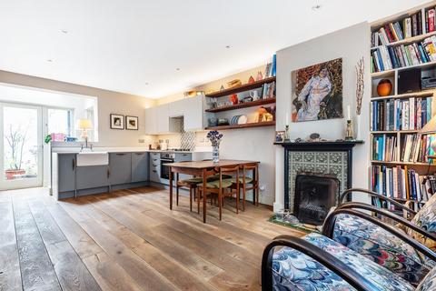 5 Robson Road, London, SE27 9LA