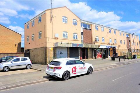 2 bedroom apartment for sale - Scafell Road, Slough
