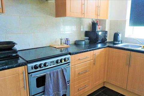 2 bedroom apartment for sale - Scafell Road, Slough