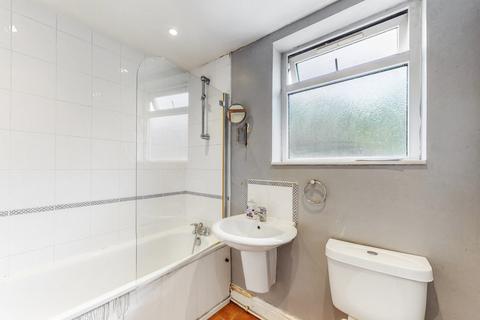 69b Deans Road, London, W7 3QD