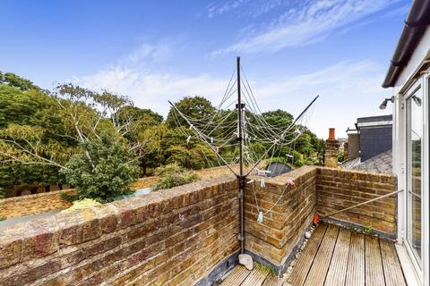 69b Deans Road, London, W7 3QD