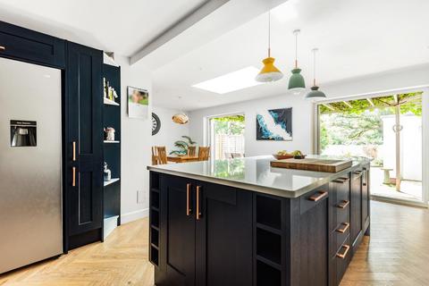 20 Bartholomew Close, Haslemere, GU27 1EN