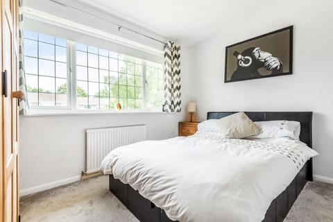 20 Bartholomew Close, Haslemere, GU27 1EN