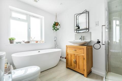 20 Bartholomew Close, Haslemere, GU27 1EN