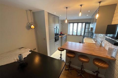 10 Coopers Close, Halifax, HX2 0SJ