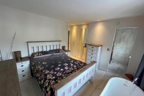 10 Coopers Close, Halifax, HX2 0SJ