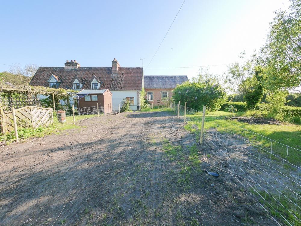 Old School Cottages, Yoxford, Suffolk 1 bed end of terrace house £150,000