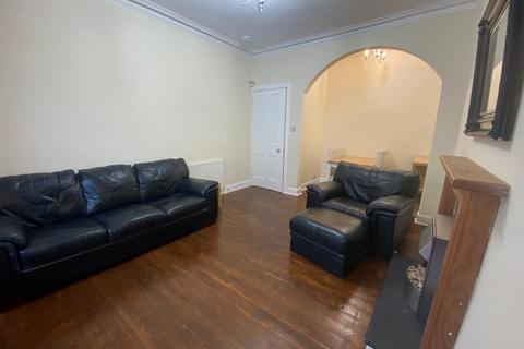2 bedroom flat to rent, Balfour Street, Leith, Edinburgh, EH6