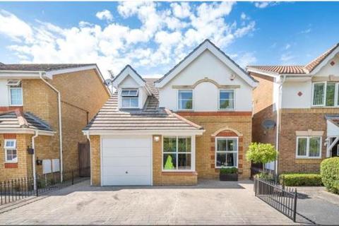 10 Binstead Close, Hayes, UB4 9YE