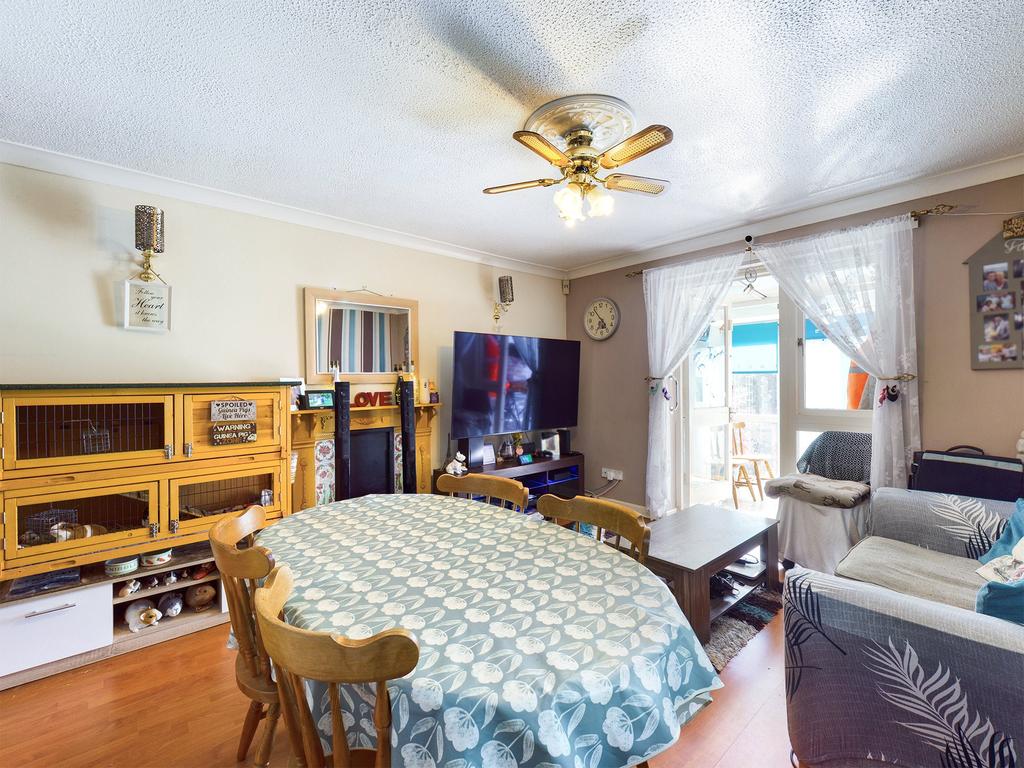 Living Dining Area