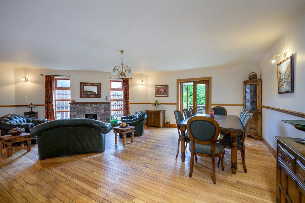 Sitting /Dining Room