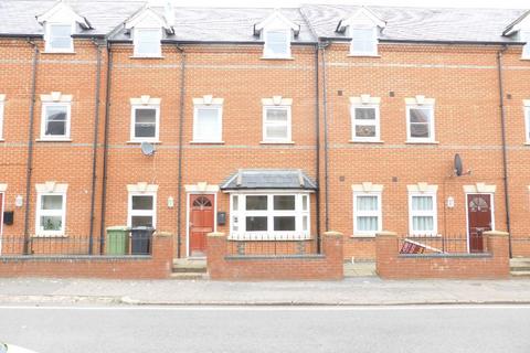 2 bed flat/apartment for rent in Park Road, Wellingborough NN8