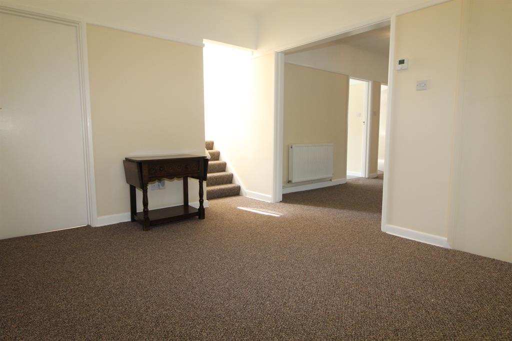 Rothesay Drive, Highcliffe... 4 bed detached house £2,500 pcm (£577 pw)