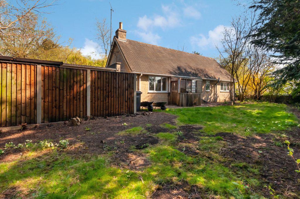 Bow Wow, South Cerney GL7 5TW 3 bed bungalow £475,000