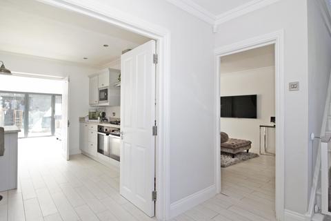 91 Crouch Croft, London, SE9 3HZ