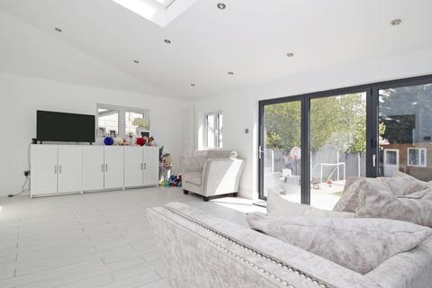91 Crouch Croft, London, SE9 3HZ
