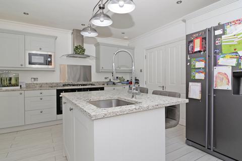 91 Crouch Croft, London, SE9 3HZ