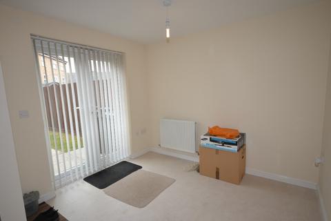 3 bedroom end of terrace house to rent - Fieldfare Close, Corby, NN18