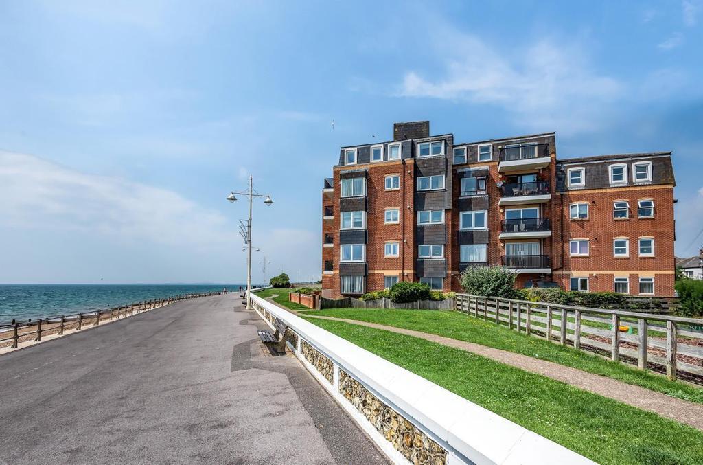 Rock Gardens, Bognor Regis, PO21 2 bed apartment for sale £180,000