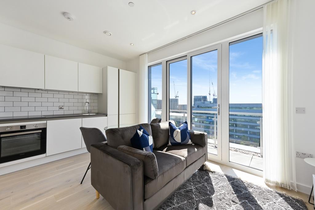 The Solarium, Apt Parkview, Brentford TW8 1 bed apartment £1,352 pcm