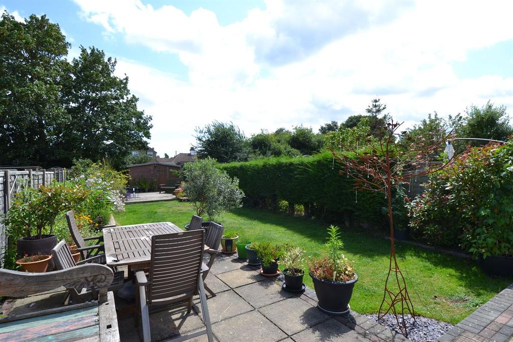 St. Johns Road, Swalecliffe, Whitstable 3 bed semidetached house £