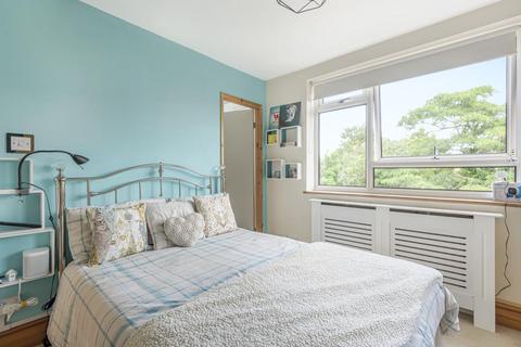 22 Parkwood, Beckenham, BR3 1TR