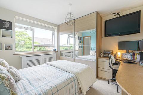 22 Parkwood, Beckenham, BR3 1TR