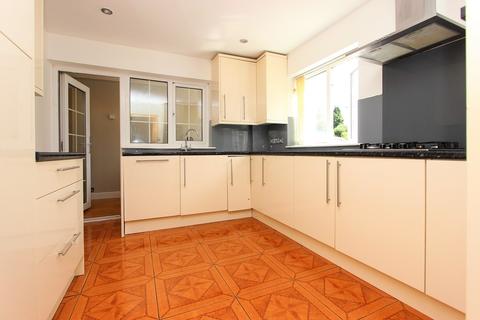 7 Chatsfield, Epsom, KT17 1QS