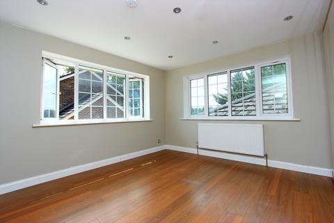7 Chatsfield, Epsom, KT17 1QS