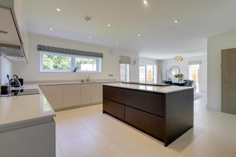 4 Catherines Close, Exeter, EX2 7SP