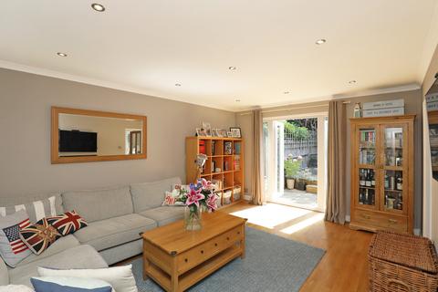6 Glebe Way, Hanworth, Feltham, TW13 6HH