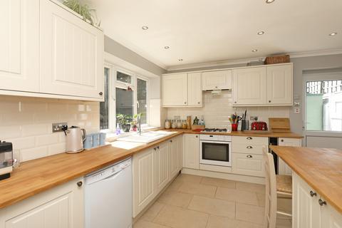 6 Glebe Way, Hanworth, Feltham, TW13 6HH