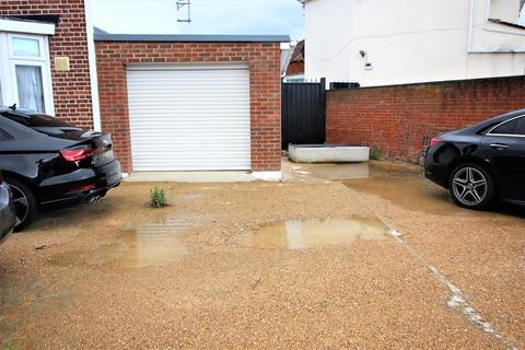 84 Raleigh Road, Southall, UB2 5TW