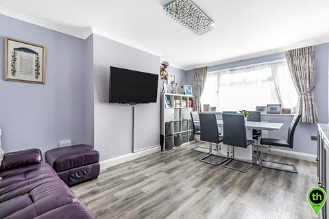 24 Heronsgate, Edgware, HA8 7LD