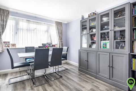 24 Heronsgate, Edgware, HA8 7LD