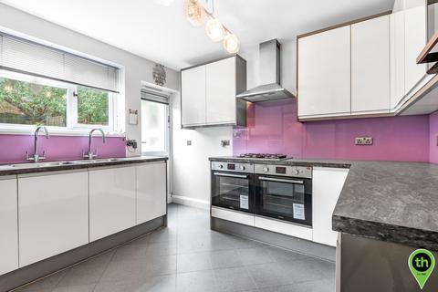 24 Heronsgate, Edgware, HA8 7LD