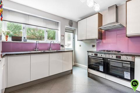 24 Heronsgate, Edgware, HA8 7LD