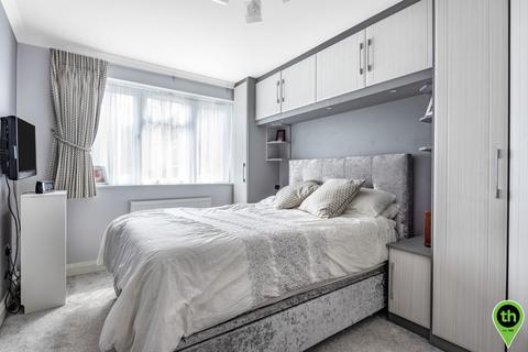 24 Heronsgate, Edgware, HA8 7LD