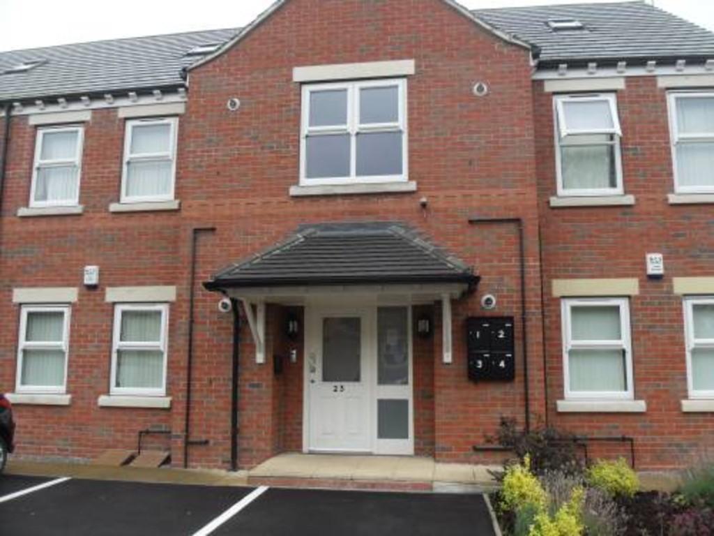 Sanderson Close, Hull 2 bed flat £550 pcm (£127 pw)