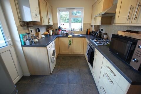 3 bedroom semi-detached house to rent, Meadowbank, Hitchin