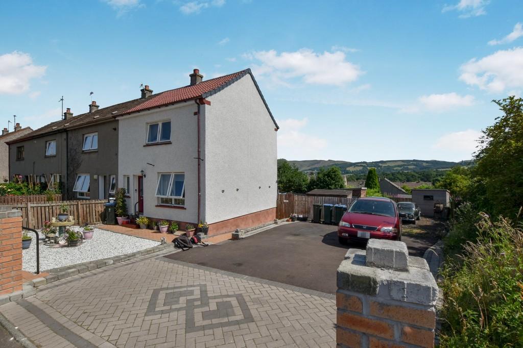 Glenburn Road, Auchterarder 2 bed end of terrace house £130,000