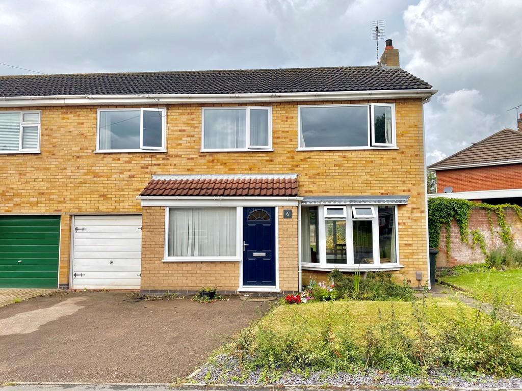Pallett Drive, St Nicolas Park, Nuneaton 3 bed semidetached house £